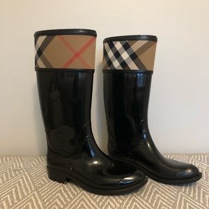 Authentic Burberry Rainboots!
